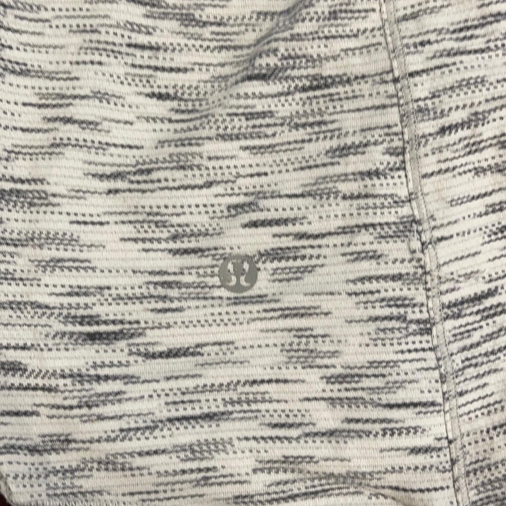 Lululemon tank size 8